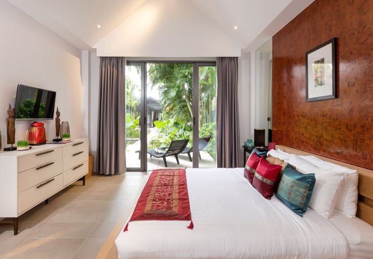 Tropical 4 Bed Luxury Beachfront Villa in Phuket