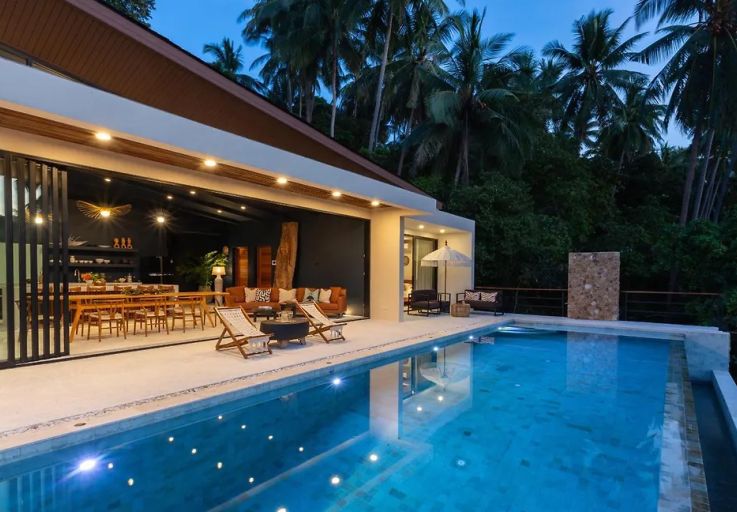 Sleek 5 Bedroom Luxury Sunset View Villa in Maenam
