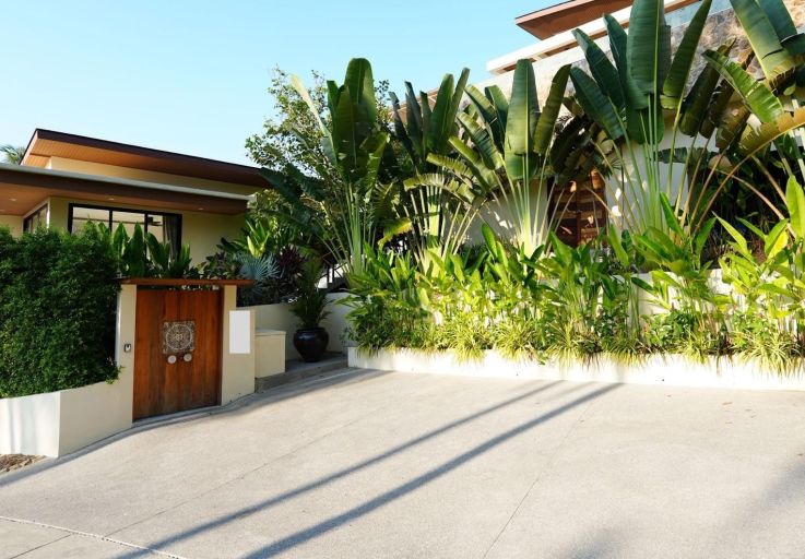 Sleek 5 Bedroom Luxury Sunset View Villa in Maenam