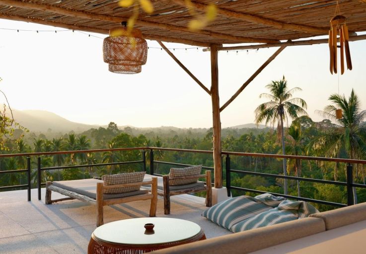 Sleek 5 Bedroom Luxury Sunset View Villa in Maenam