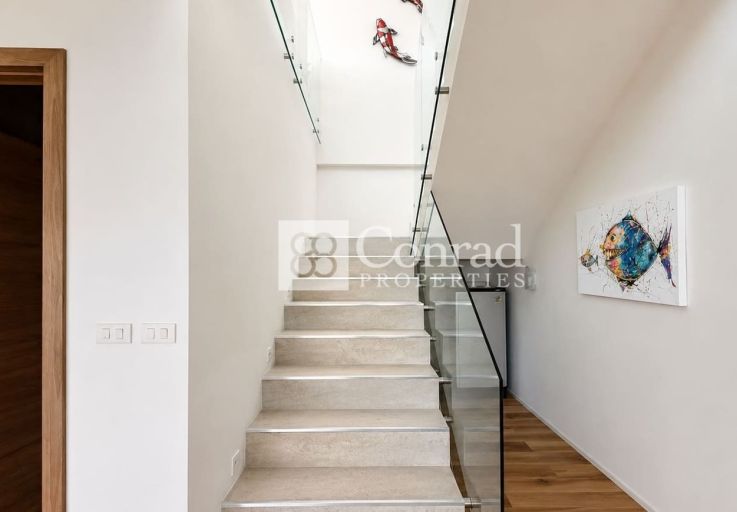 Modern 5 Bed Sea View Villa for Sale in Maenam Hills