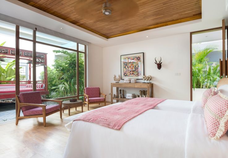 sleek-7-bedroom-luxury-beachside-villa-for-sale-in-bali