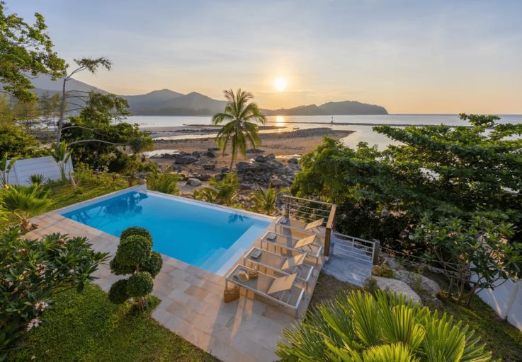 stunning-4-bed-oceanfront-sunset-villa-in-chaloklum-beach
