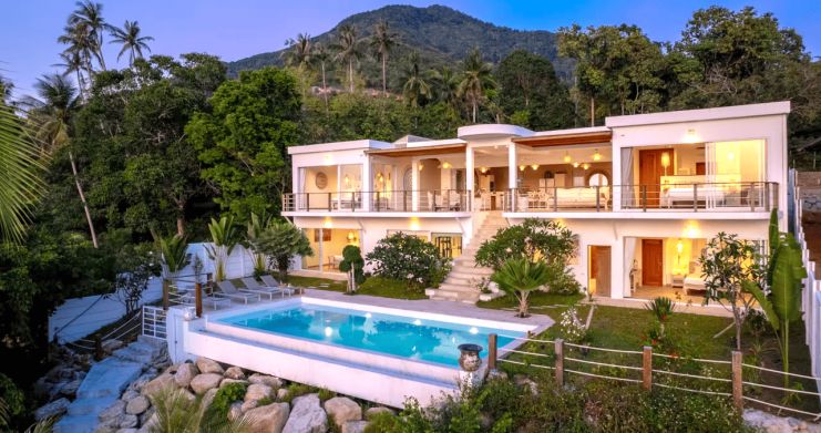 stunning-4-bed-oceanfront-sunset-villa-in-chaloklum-beach- thumb 1